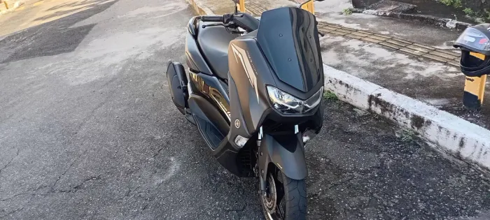 Nmax 2021 bastante conservada 