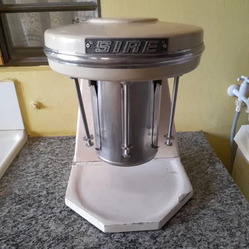 Batedor triplo de milk shake sire 