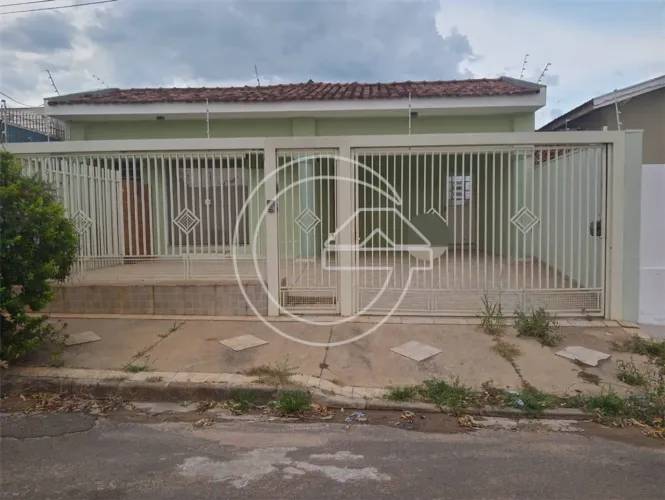 VENDE-SE Residência NO HIPICA - MARÍLIA/SP