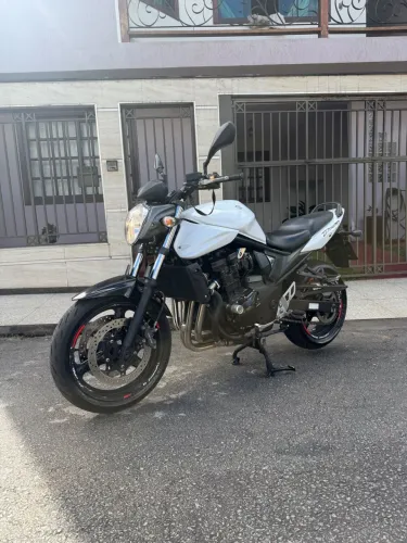 SUZUKI BANDIT 600 IMPECAVEL AVALIO TROCAS WATSAP *
