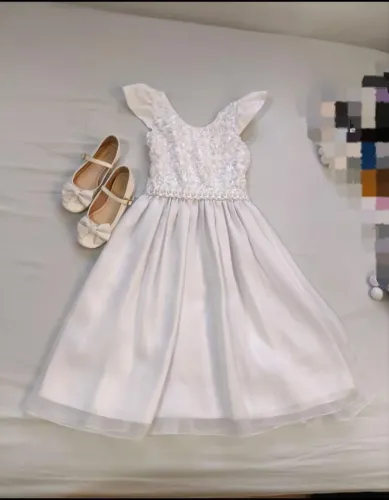 DESAPEGANDO DE VESTIDO E SAPATO