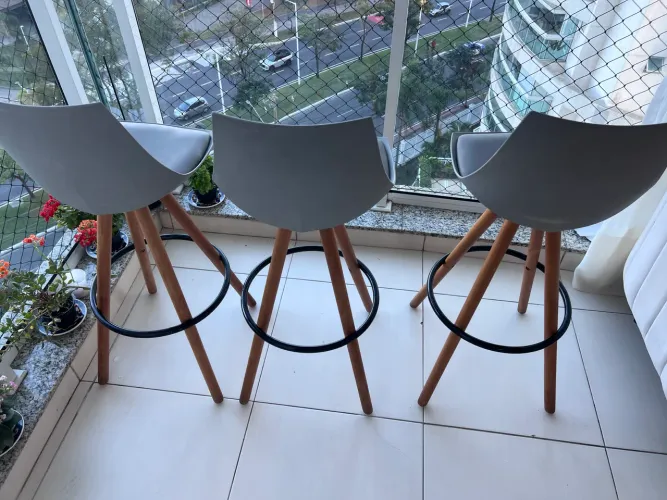 Conjunto de três banquetas americanas 