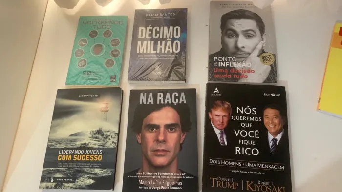 Livros 12 unidades todos por R$300