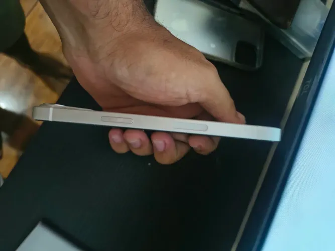 <br>128gb <br>Face id funcionando<br>Obs; tem um trinco na tampa traseira