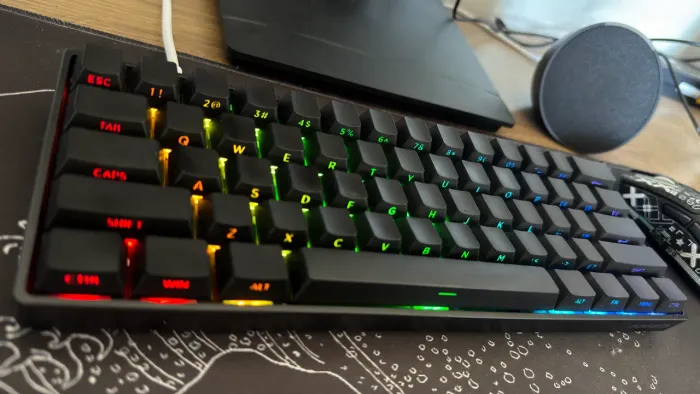 Teclado Gamer Magnético MonsGeek RGB - Compacto