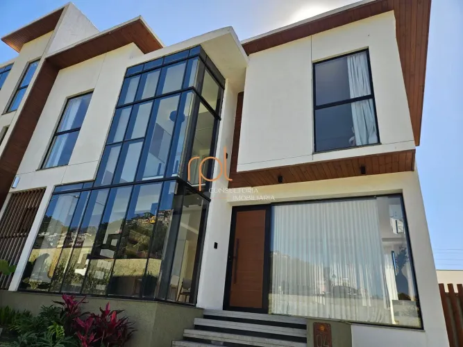Casa em Condomínio à venda em Petrópolis/RJ