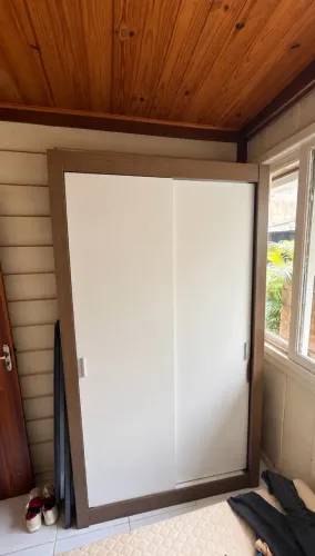Guarda roupa duas portas