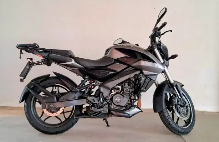 Moto Dominar 200cc