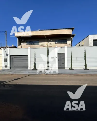 Vende-se casa de alto padrão em Goiânia no Setor Goiânia 2