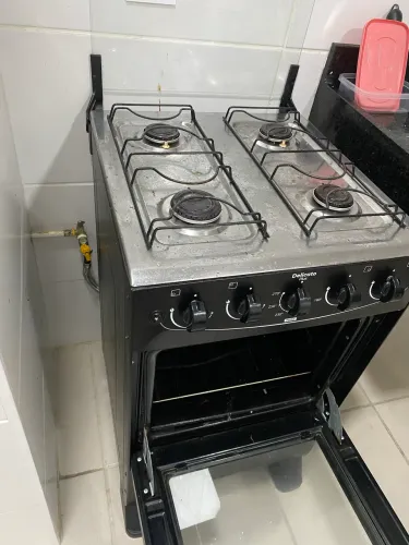 Vende-se fogão, geladeira e cama!
