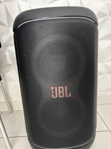 CAIXA JBL 520 A TOP EM GRAVES COM BATERIA SEMI NOVA