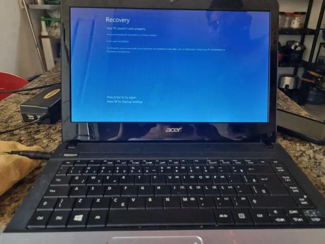 Vendo notebook com bateria viciada