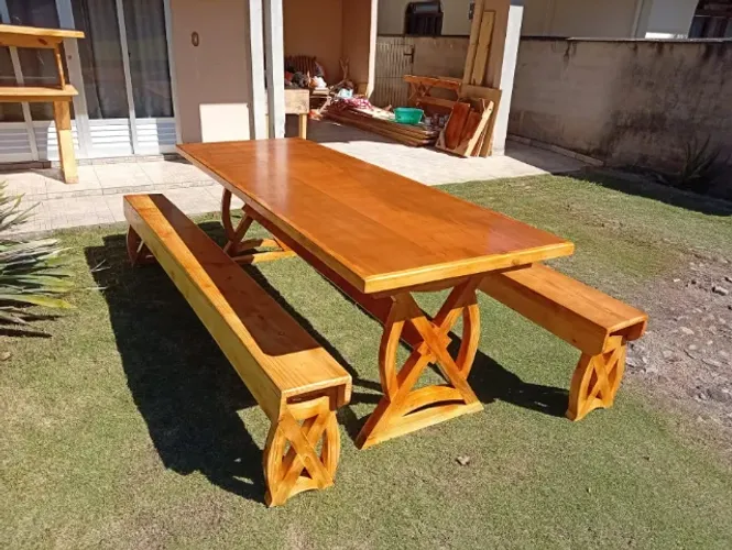 Mesa de Madeira (Área de Festas ou de Jantar)