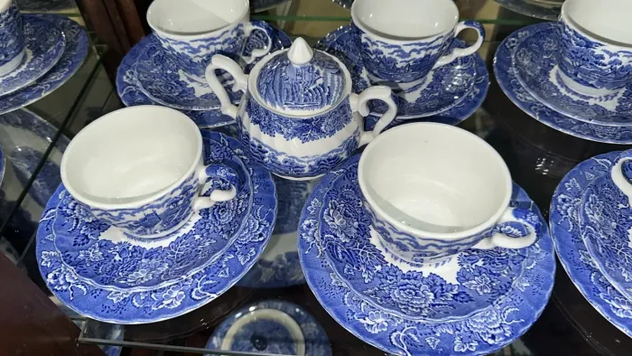 Jogo de chá, café e bolo