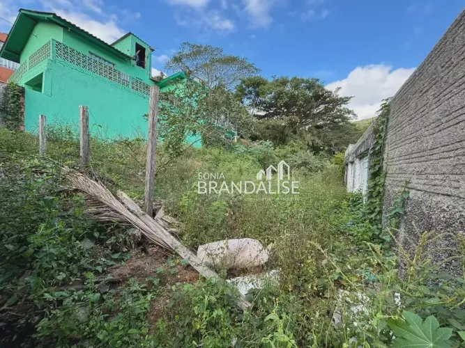 Excelente oportunidade para construir a casa dos seus sonhos ou investir!