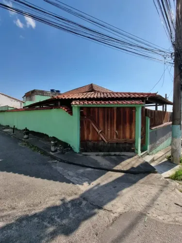 Ótima Casa à Venda no Barreto Niterói, 3 QUARTOS, SUÍTE, PISCINA , QUINTAL