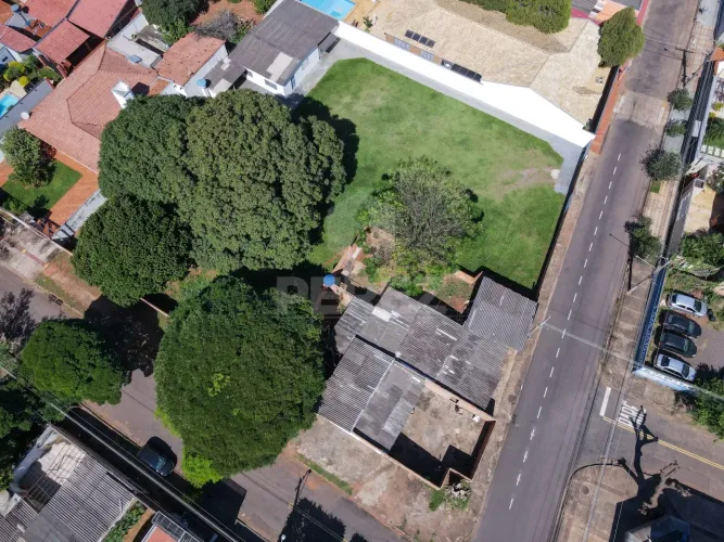 Terreno no Bairro Vila Bandeirantes