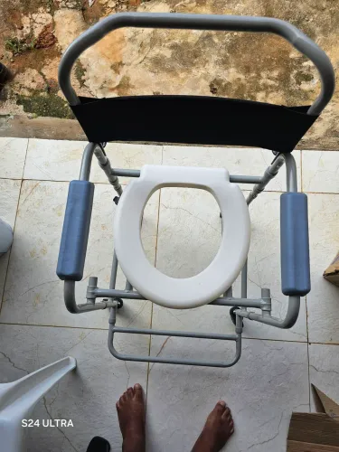 CADEIRA DE BANHO SEMI NOVA