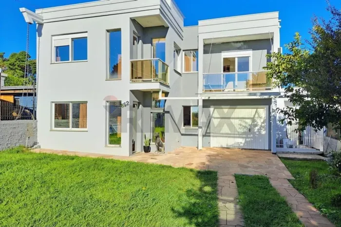 Casa moderna à venda, 3 Dormitórios, sendo 2 Suítes, no Bairro Vera Cruz, Passo Fundo/RS