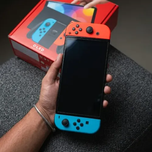 Nintendo Switch OLED Desbloqueado + MicroSD 128GB + Película + Grip Ergonomico