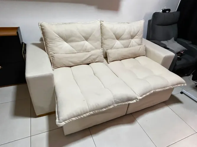Sofá 3 lugares 2m
