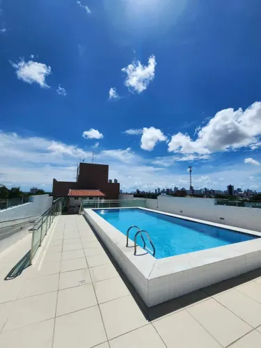 Apartamento no Centro com 2 Quartos, 2 Vagas, Elevador e Piscina