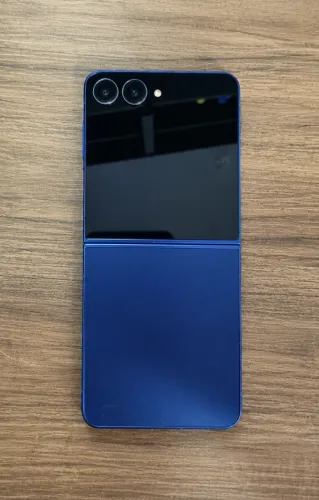 Samsung Galaxy Z Flip 7 256 GB / 12 GB RAM