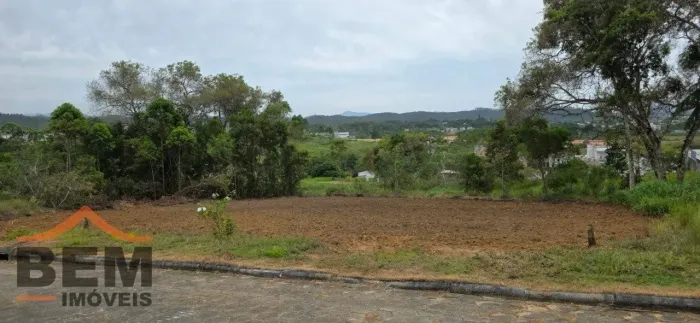 Terreno à venda no Centro de Canelinha