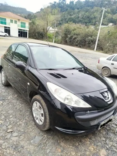 Peugeot 207 XR 1.4 Flex 8V 3P 2011