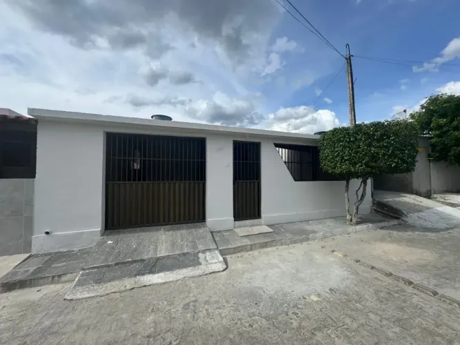 CASA NO CONDOMÍNIO POR DO SOL