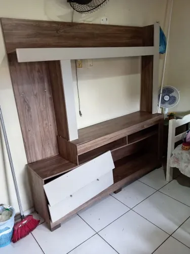 Estante semi-nova