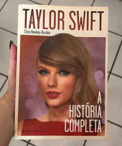 livro taylor swift com brinde!!