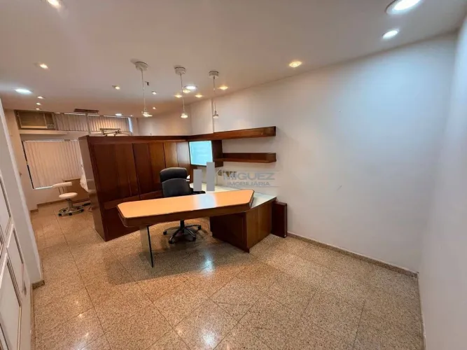 SALA COMERCIAL À VENDA- RUA HADDOCK LOBO, 50M², EM 2 AMBIENTES. COM VAGA NA ESCRITURA. COL