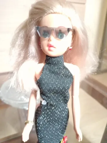Boneca Susi lindíssima com movimentos flexíveis pernas e braços