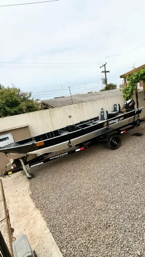 Vendo barco semi-chato 5,50mt zerado