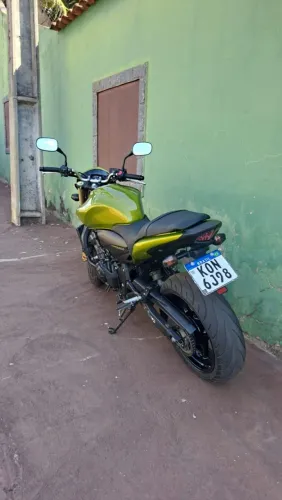 Hornet muito bem cuidada e c baixo km