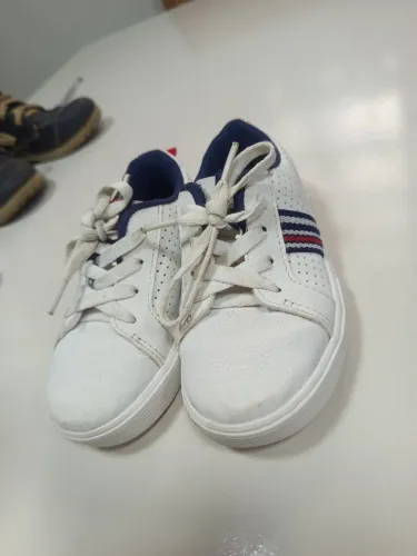 Vendo sapatos infantis
