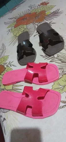 Duas rasteirinha por 100