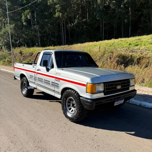 Ford F-1000 Super Diesel CE 3.9 1993