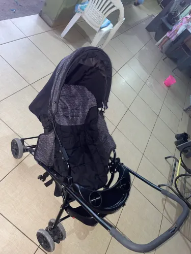 Vende-se carrinho de bebê