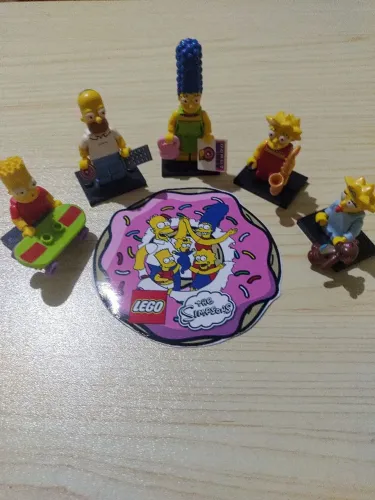 7 Lego Minifigures The Simpsons Família Principal Completa mais Personagens Bônus Usados