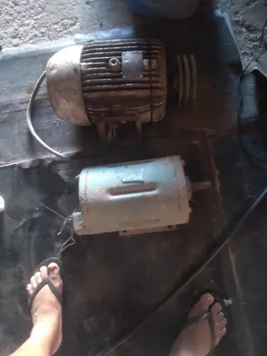 2motor trifásico um 7.5 CV outro 4 cv