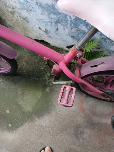 Bike infantil tudo funciona bastante pintar