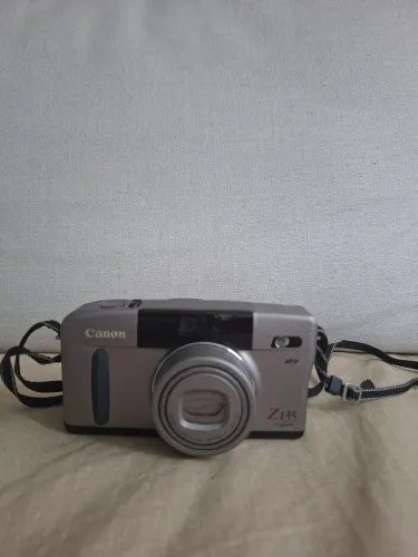 Camera Canon Z135