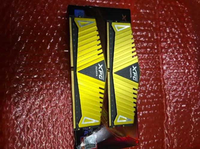 Memória DDR4 Adata xpg 2 pentes de 8 Gigas 3200mhz