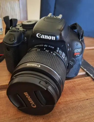 Câmera Canon T3i + Lente 18-55mm + Bolsa + Carregador | Câmera DSLR