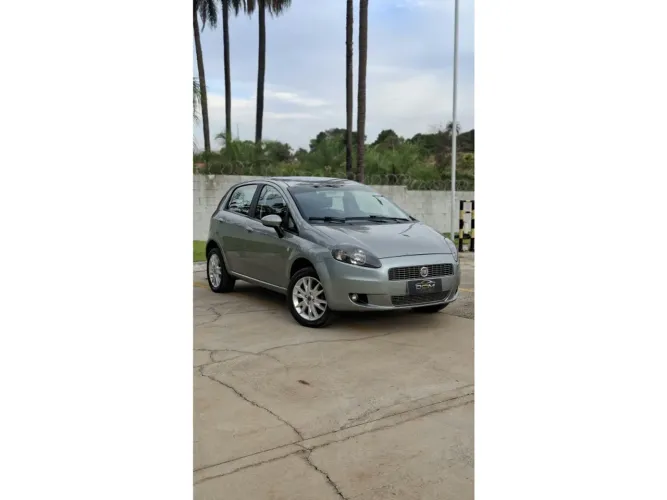 Fiat Punto Attractive 1.4 Fire Flex 8V 5P 2012