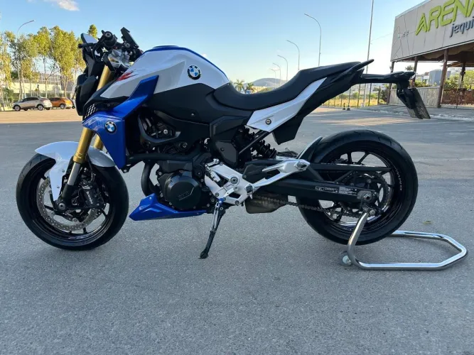 BMW F900 R plus