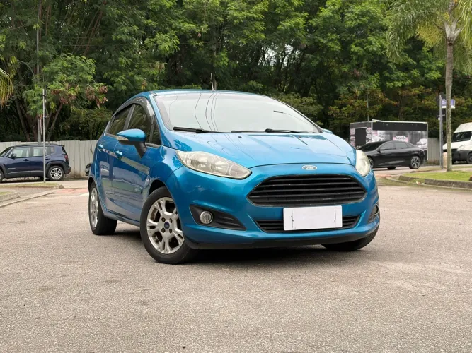 Ford Fiesta 1.6 16V Flex Aut. 5P 2014