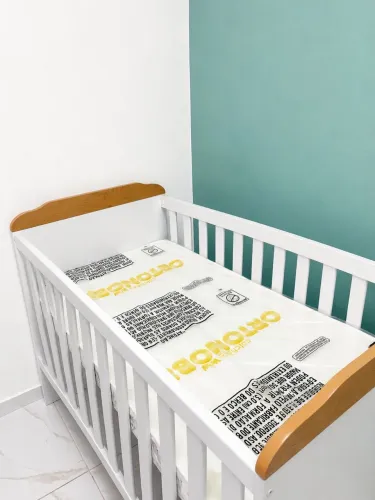 Berço americano que vira cama com colchão na embalagem 